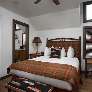 Petite Junior Room